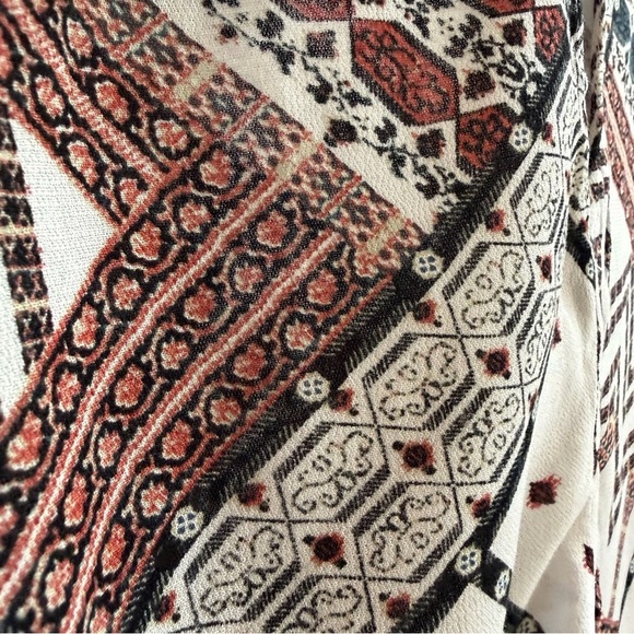 BCBG Geometric Boho Tie-Front Blouse Lightweight Statement Top - Picture 6 of 12